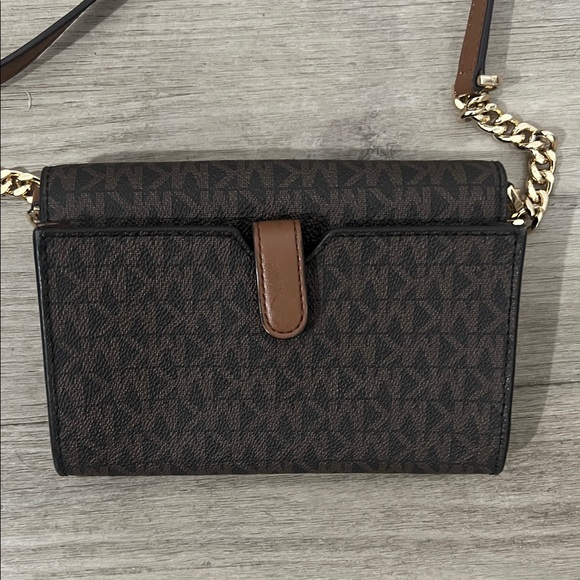 Michael Kors Jet Set Wallet Crossbody Bag - Picture 8 of 9